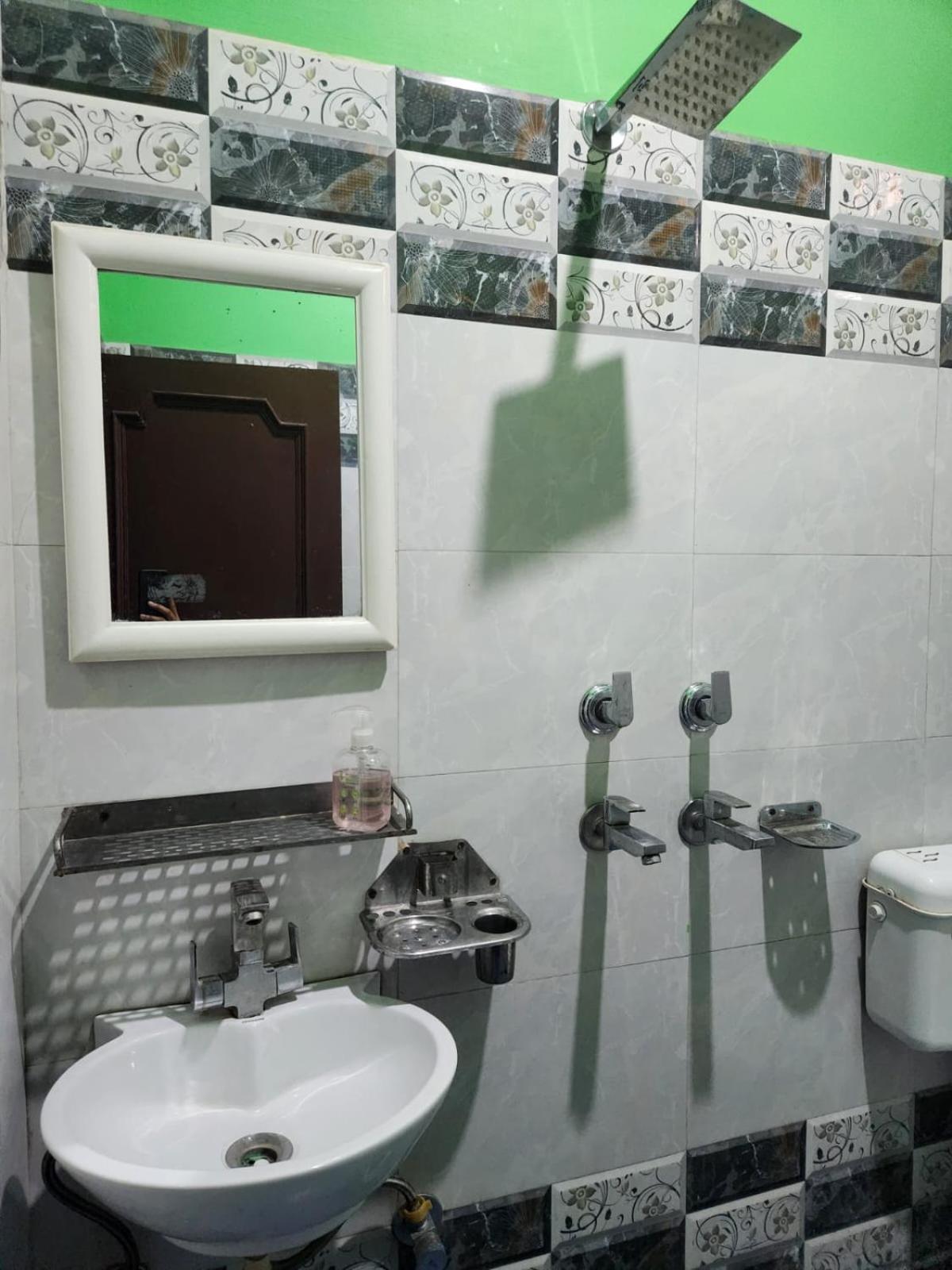Manik Guest House Rishīkesh Esterno foto